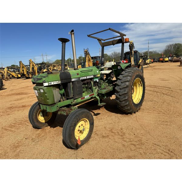 JOHN DEERE 2755 Farm Tractor