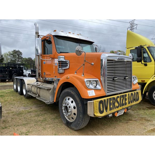 2010 FREIGHTLINER CORONADO Day Cab Truck - J.M. Wood Auction