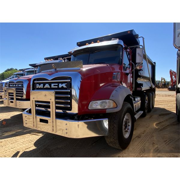 2015 MACK GU813 Dump Truck