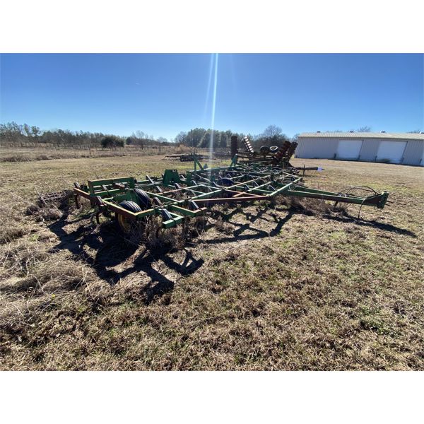 JOHN DEERE 960 Cultivator