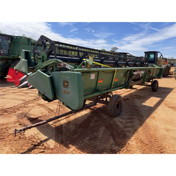 JOHN DEERE 930F Header
