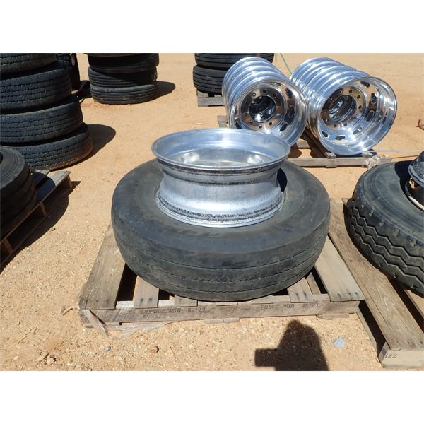 11R22.5 TIRE & RIM