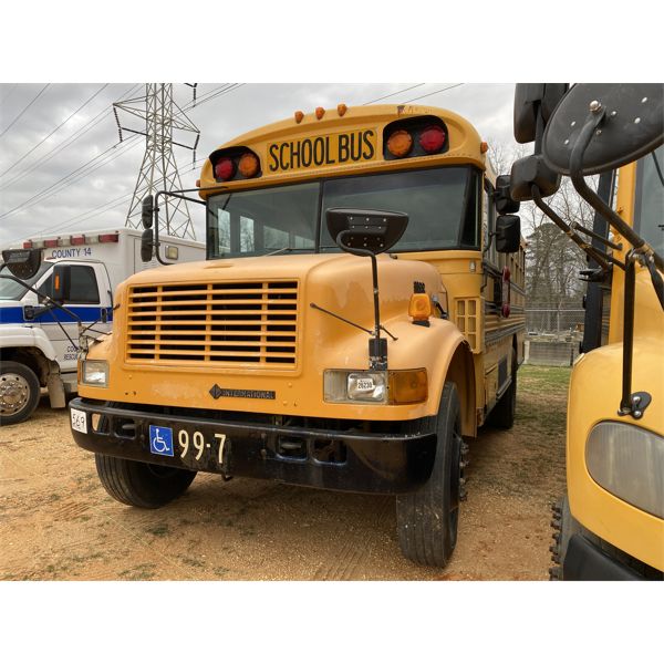 1999 INTERNATIONAL 3800 Bus