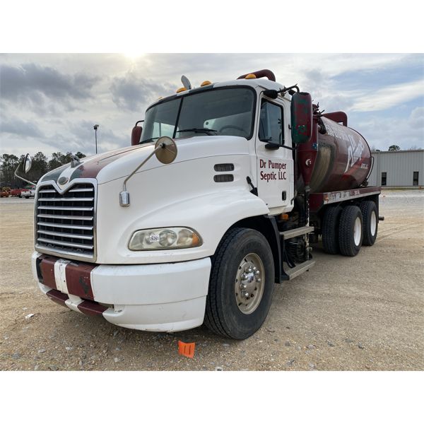2000 MACK CX613 Vacuum Truck