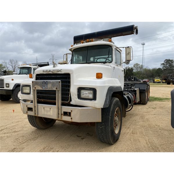 1996 MACK RD690S Roll Off Truck