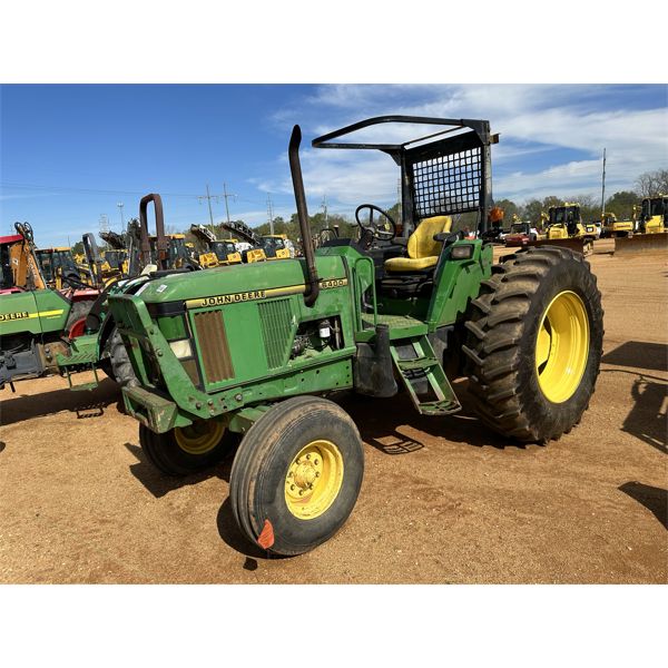 JOHN DEERE 6400 Farm Tractor