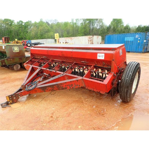 INTERNATIONAL GRAIN DRILL 5100