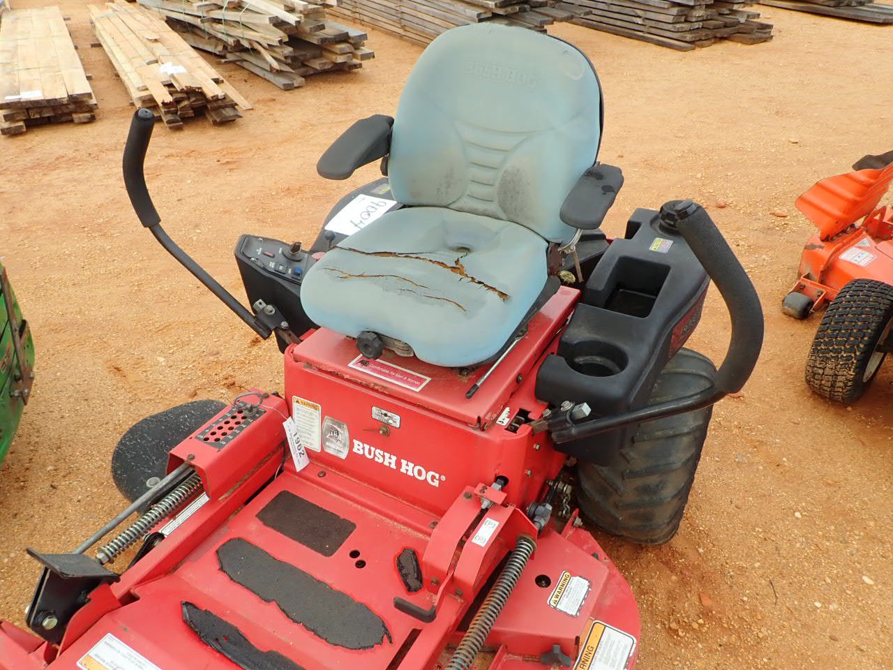 Bush Rhea Turn BUSH HOG ZERO TURN ES2044 Lawn Mower - J.M. Wood Auction Company, Inc.
