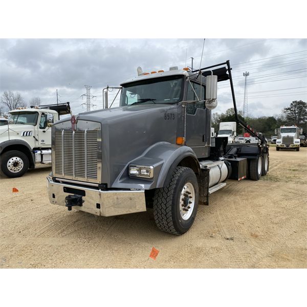 2014 KENWORTH T800 Roll Off Truck
