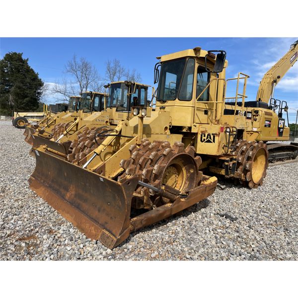 1990 CAT 815B Compactor