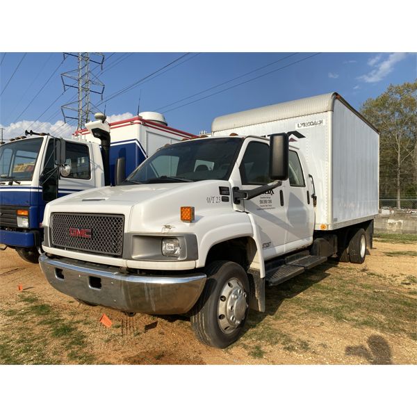 2005 GMC C5500 Box Truck
