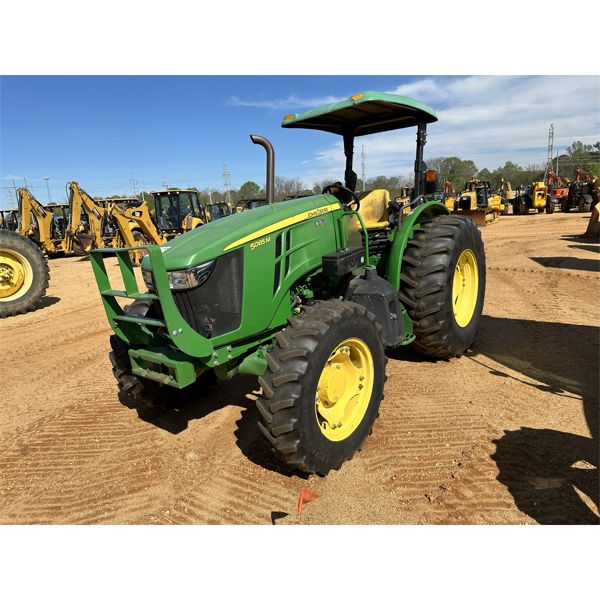 2016 JOHN DEERE 5085M Farm Tractor