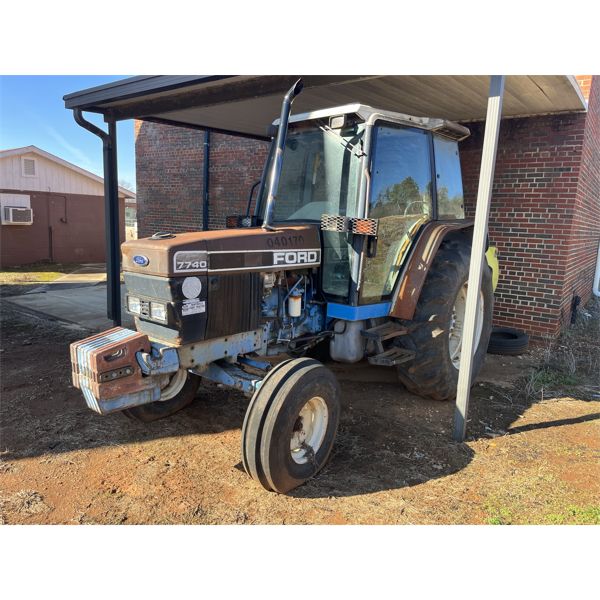 FORD 7740 Farm Tractor