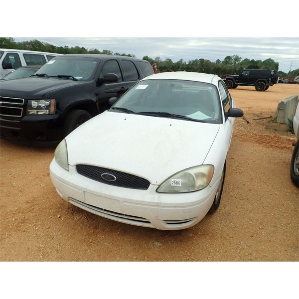 2005 FORD TAURUS SE Automobile