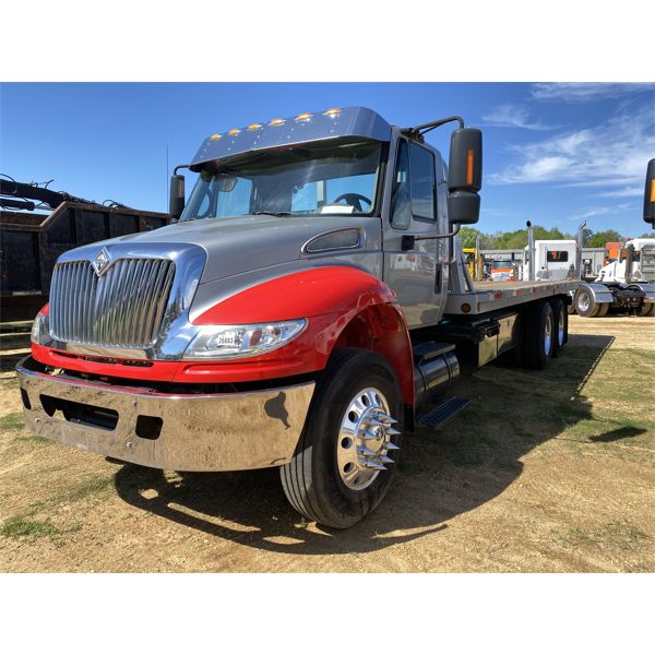 2005 INTERNATIONAL 4400 Rollback Truck