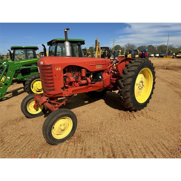 MASSEY HARRIS 44 Farm Tractor