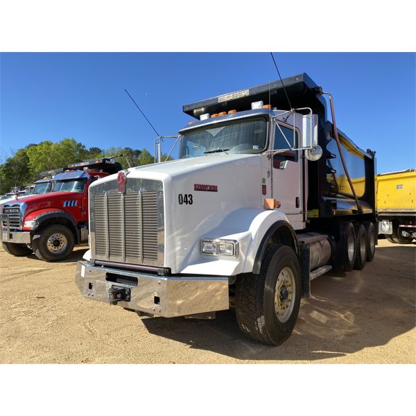 2019 KENWORTH T800 Dump Truck