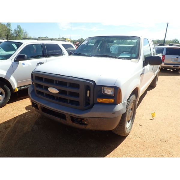 2005 FORD F250 XL Pickup Truck