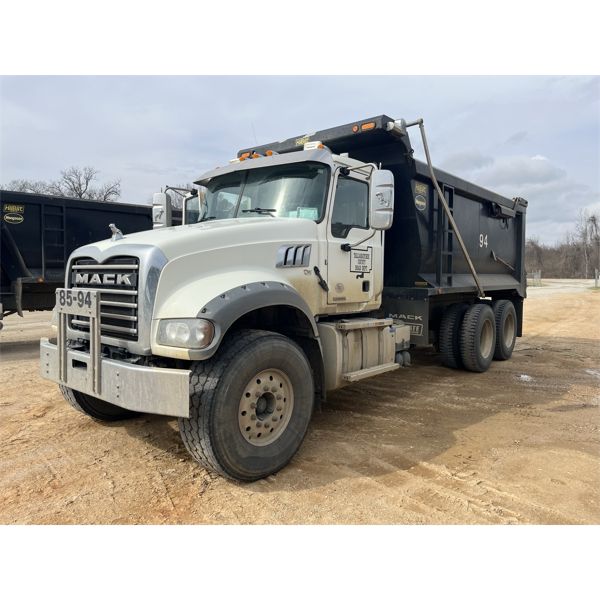 2021 MACK GR64F Dump Truck