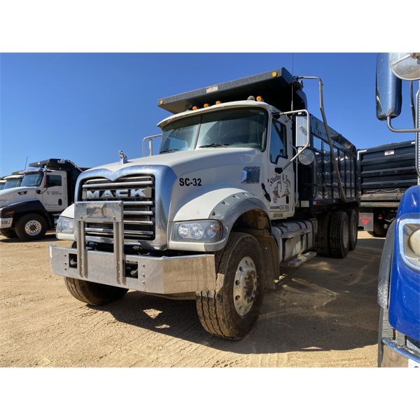 2015 MACK GU713 Dump Truck