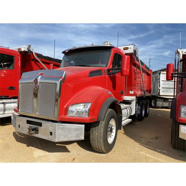 2018 KENWORTH T880 Dump Truck