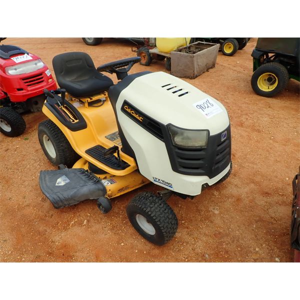 CUB CADET RIDING MOWER LTX1040