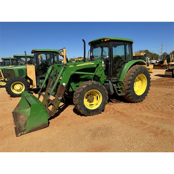 JOHN DEERE 6415 Farm Tractor