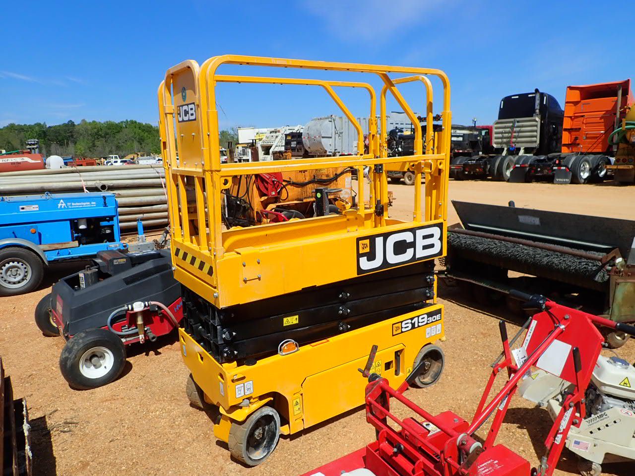 JCB S19 30E Scissor Lift J.M. Wood Auction Company, Inc.