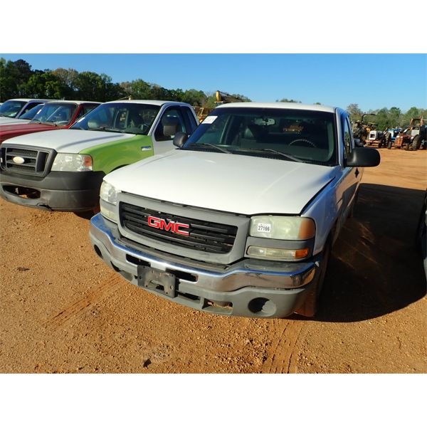 2005 GMC SIERRA Pickup Truck
