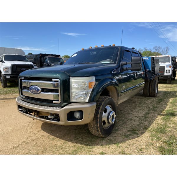 2011 FORD F350 KING RANCH Flatbed Truck
