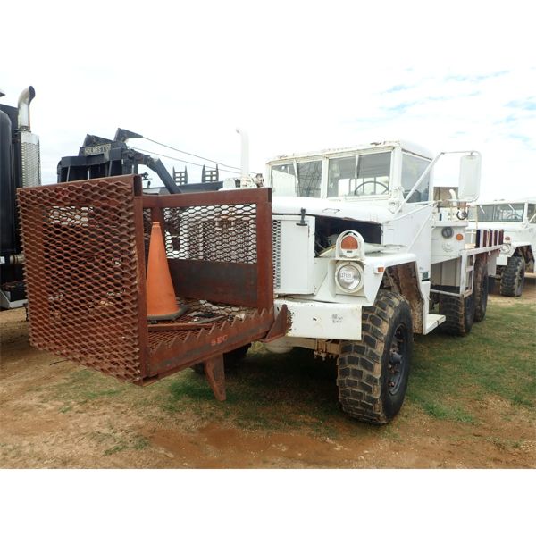 AM GENERAL M35A3 Flatbed Truck