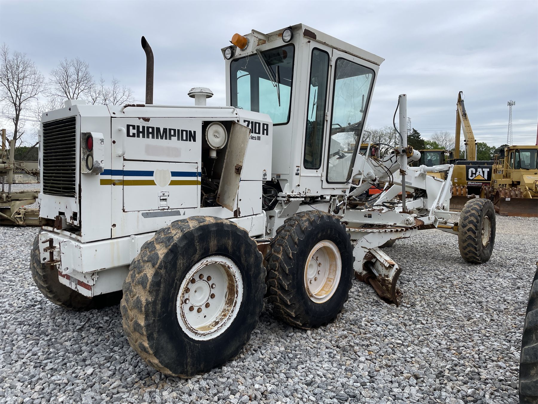 CHAMPION 710A SERIES III Motor Grader - J.M. Wood Auction Company, Inc.