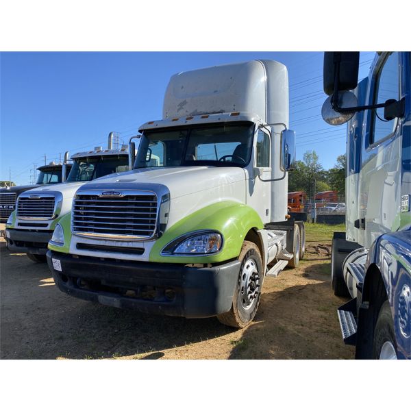 2013 FREIGHTLINER  Day Cab Truck