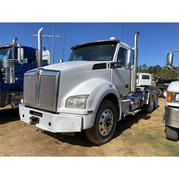 2018 KENWORTH T880 Day Cab Truck