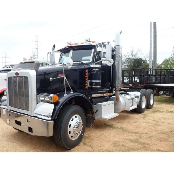 2008 PETERBILT 367 Day Cab Truck