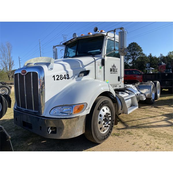 2013 PETERBILT 388 Day Cab Truck