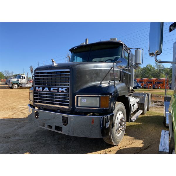 1999 MACK CH613 Day Cab Truck