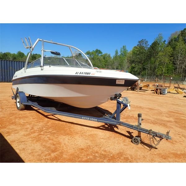 FOUR WINNS 220 HORIZON Boat