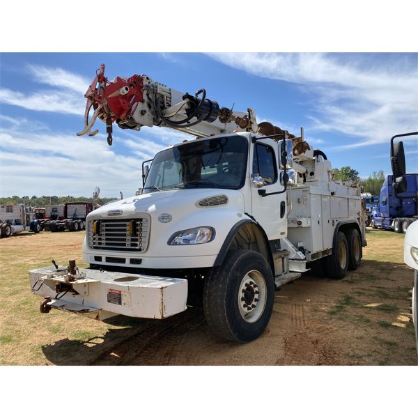2009 FREIGHTLINER M2 Digger Derrick Truck
