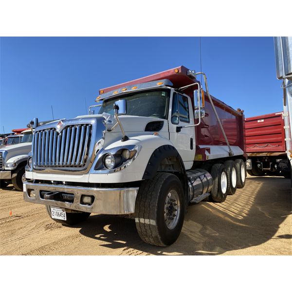 2017 INTERNATIONAL 7600 Dump Truck