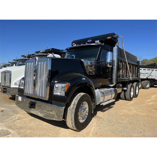 2022 KENWORTH W990 Dump Truck