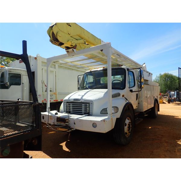 2007 FREIGHTLINER M2 Bucket Truck