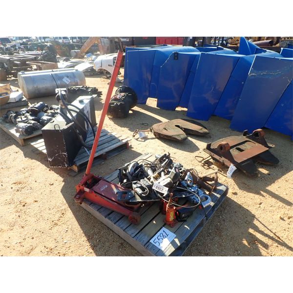 FLOOR JACK, BOTTLE JACK, SKILSAW, JIGSAW, SANDER, HANDSAW & MISC SHOP TOOLS