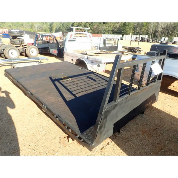FLATBED W/HEADACHE RACK