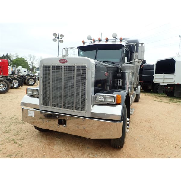 2006 PETERBILT 379 Sleeper Truck