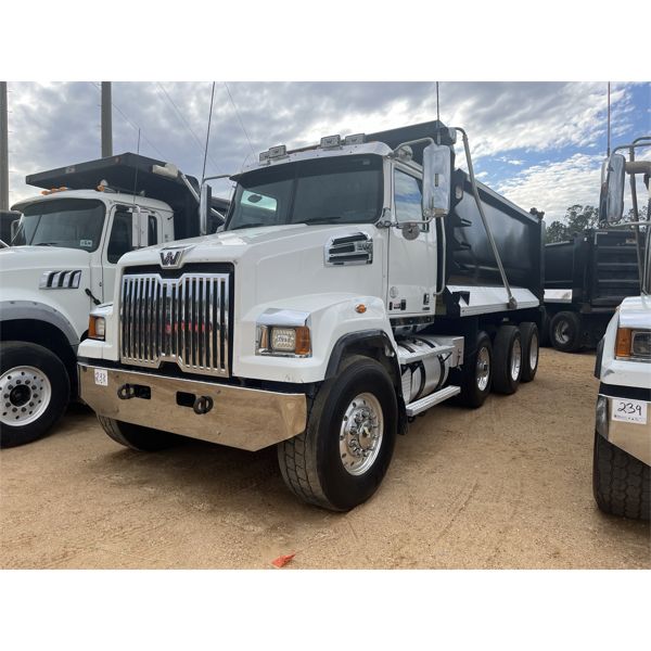 2018 WESTERN STAR 4700SF Dump Truck