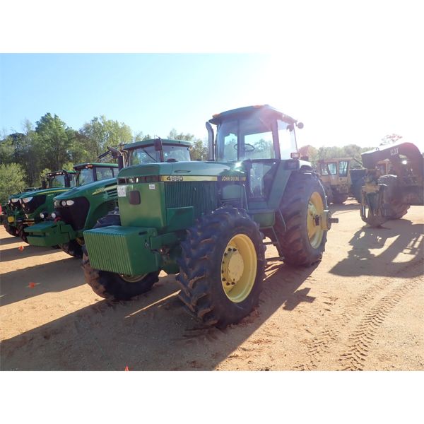 JOHN DEERE 4960 Farm Tractor