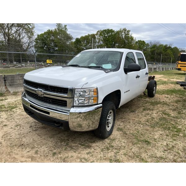 2010 CHEVROLET 2500 HD Cab and Chassis Truck