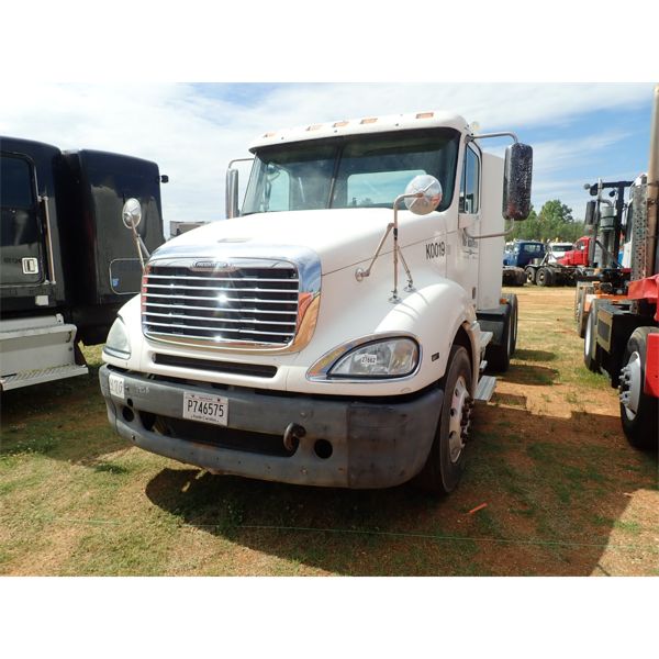 2009 FREIGHTLINER COLUMBIA Day Cab Truck