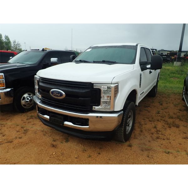 2019 FORD F250 XL Pickup Truck